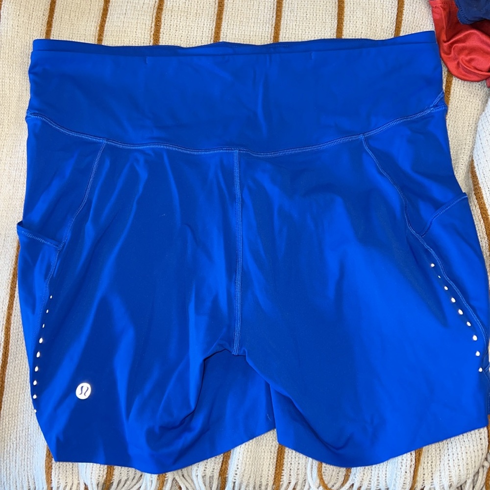 Fast & Free High-Rise Short 6”